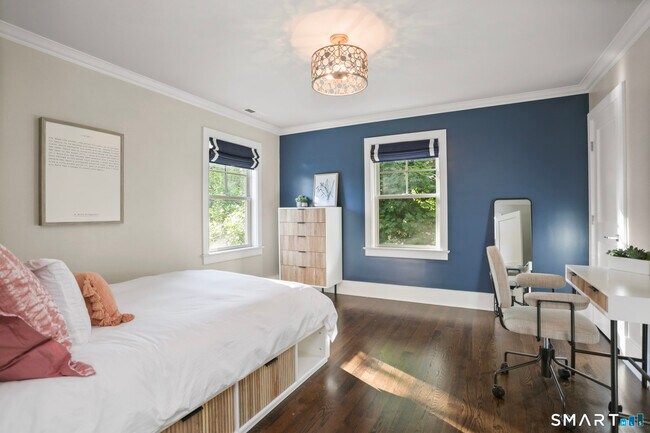 Building Photo - 26 Long Lots Ln