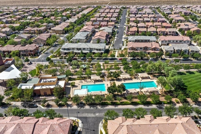 Building Photo - 3210 Brynley Ave