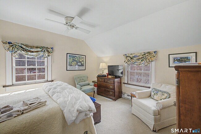 Building Photo - 75 Lake Lillinonah Rd N