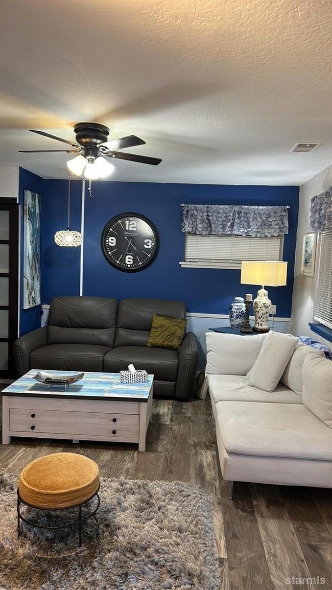 Building Photo - 1150 Fairway Ave