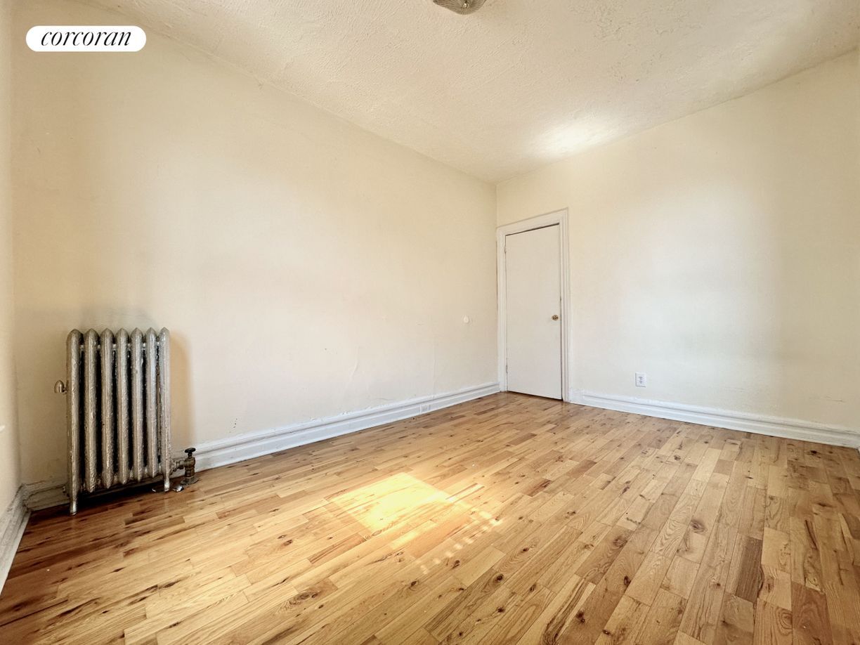 Building Photo - 137 Nagle Ave