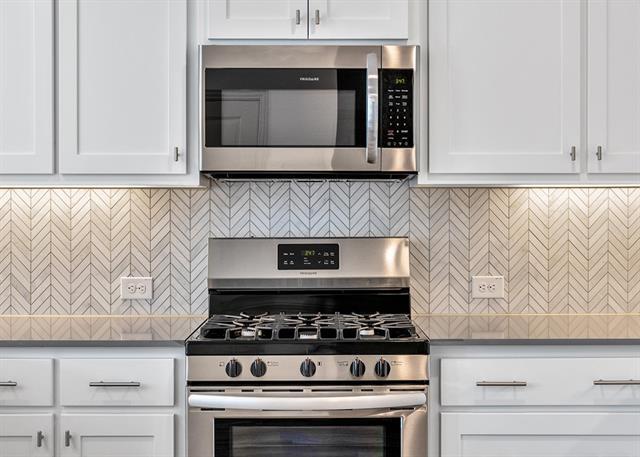 Building Photo - 8804 Samara St