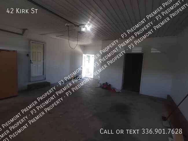 Building Photo - 42 Kirk St