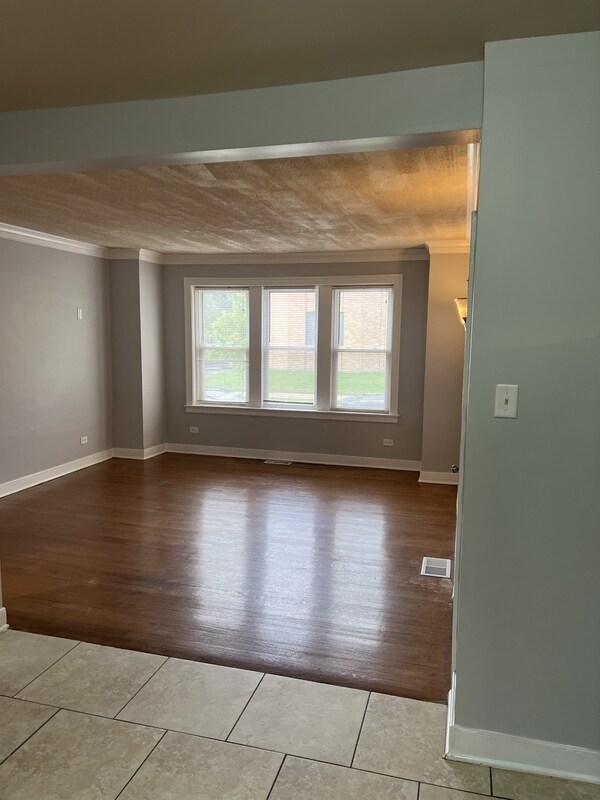 Building Photo - 1238 W 90th St