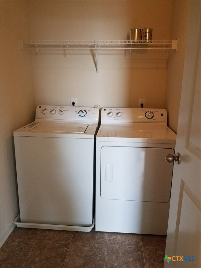 Building Photo - 334 Trestle Tree