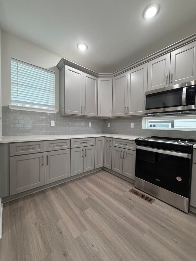 Building Photo - BRAND NEW TOWNHOMES AVALIABLE NOW