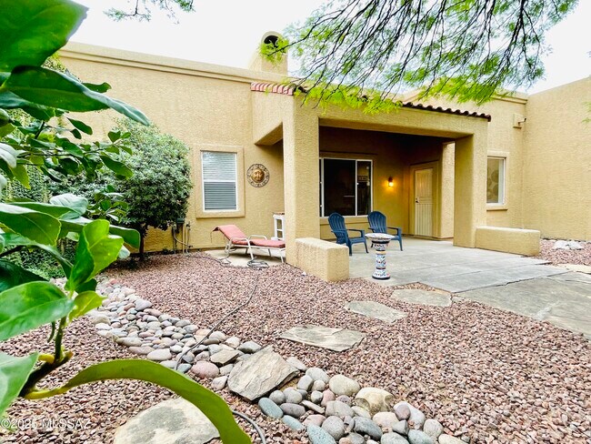 Building Photo - 12683 N Sleeping Coyote Dr