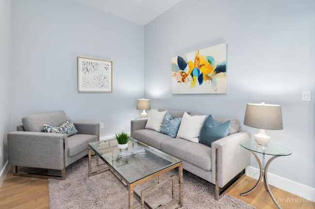 Building Photo - 327 Arlington St