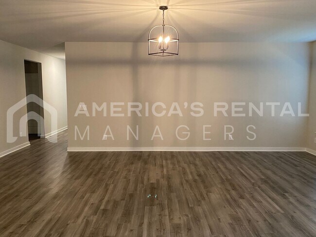 Building Photo - 210 Ridgeview Cir