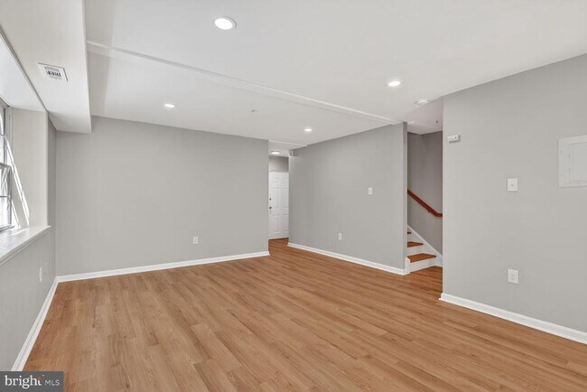 Building Photo - 1008 Rittenhouse St NW