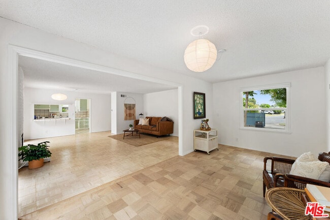 Building Photo - 22736 Cantlay St