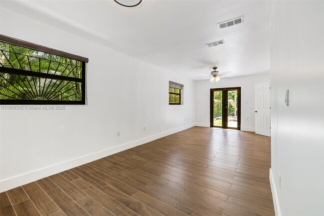 Building Photo - 7620 SW 59th Ave