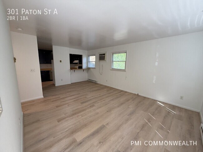 Building Photo - 301 Paton St