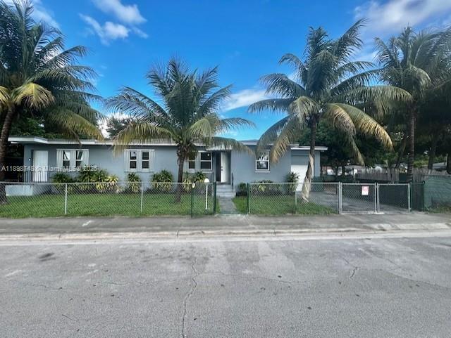 Primary Photo - 805 NE 134th St