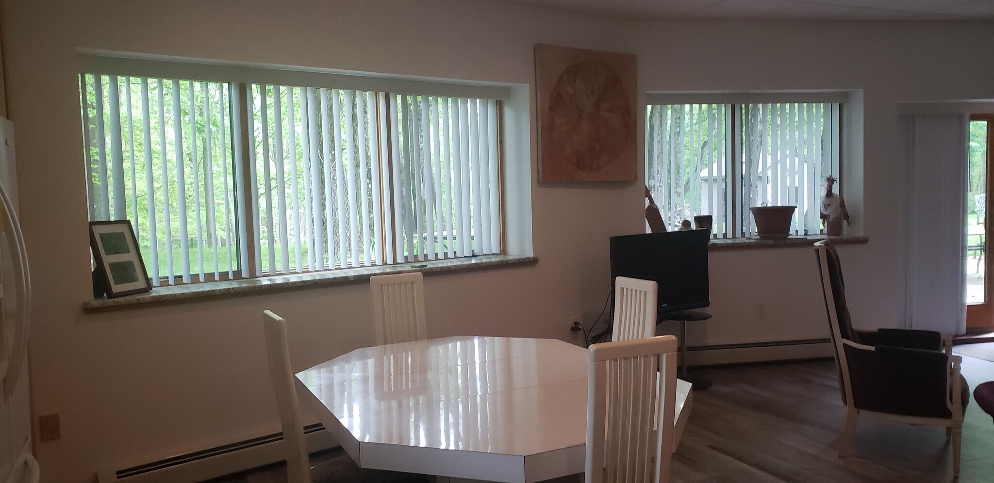 Building Photo - 10 Andrew Dr