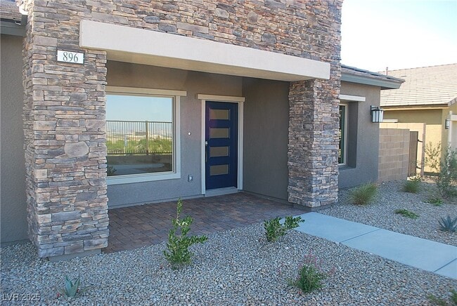 Building Photo - 896 Kings Clf Ln