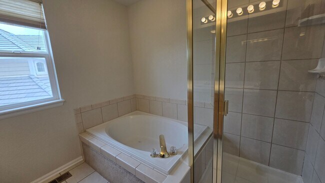 Building Photo - Spacious 5-Bedroom Home in Desirable Rock Creek – Fresh Updates & Fantastic Location!