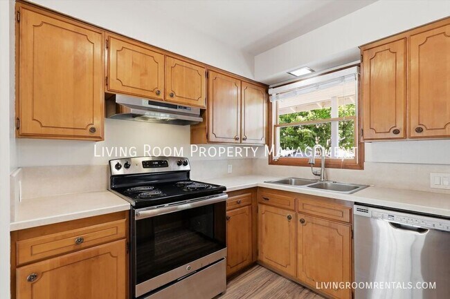 Building Photo - 6550 Beam St