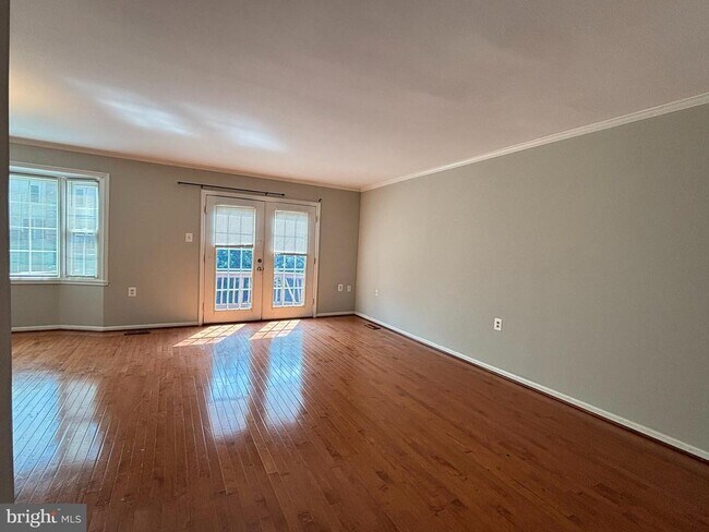 Building Photo - 12700 Inverness Way