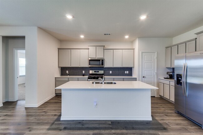 Building Photo - 6213 Abby Dr