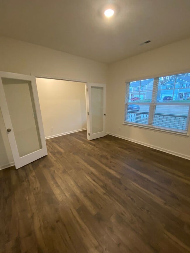 Building Photo - Gorgeous South Knoxville house!!!!!