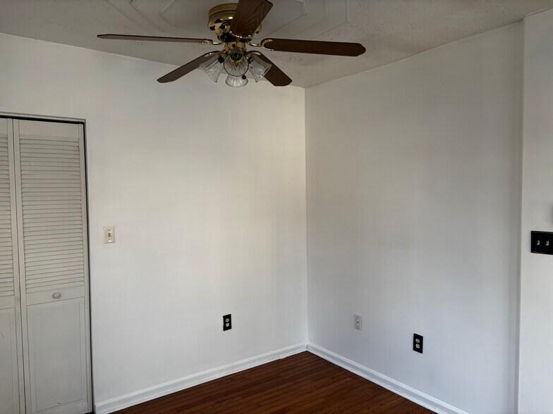 Building Photo - 407 Griffin St