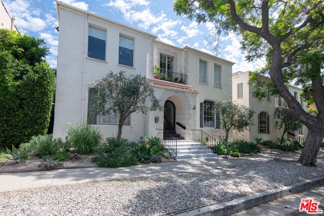 Building Photo - 414 N Curson Ave