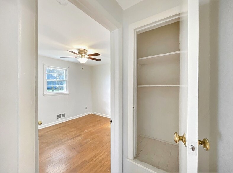 Building Photo - 1832 N Culpeper St