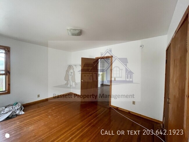 Building Photo - 617 Elm St