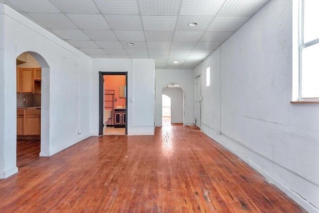 Building Photo - 521 N Dixie Hwy