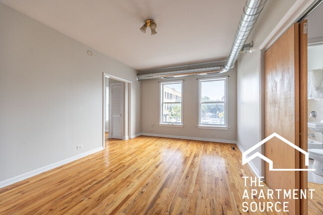 Primary Photo - 2712 N Milwaukee Ave