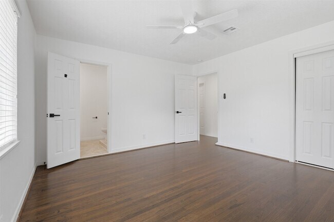 Building Photo - 10033 Whiteside Ln
