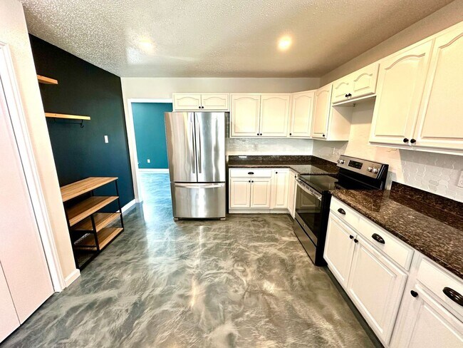 Building Photo - A Stunning 3-Bedroom 2.5-Bath 2 Storey Hom...