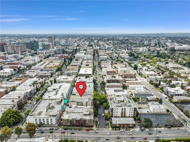 Building Photo - 320 S Gramercy Pl