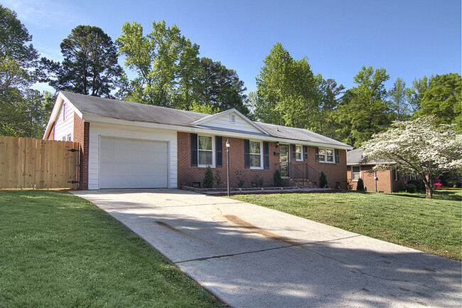 Primary Photo - Stunning Ranch Minutes From Uptown.