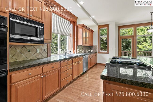 Building Photo - 2830 206th Terrace NE