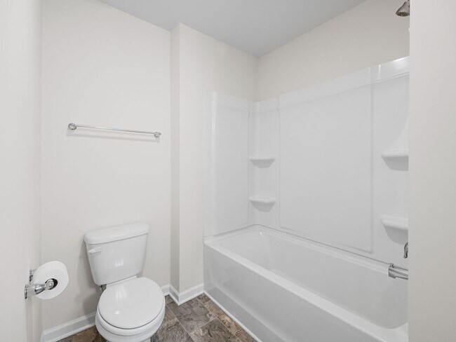 Building Photo - Beautiful 4 BR, 3.5 BA, 2 Car Garage Home ...