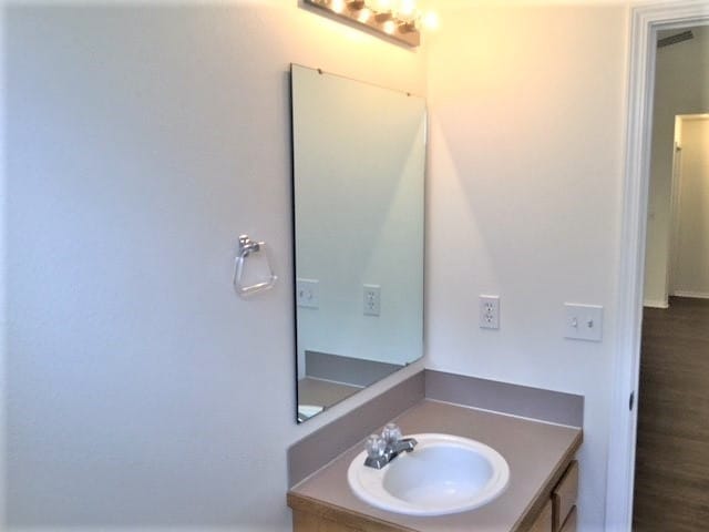 Building Photo - 1057 W Eider Dr