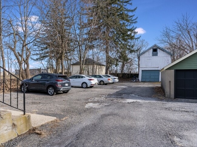 Building Photo - 81 Main St