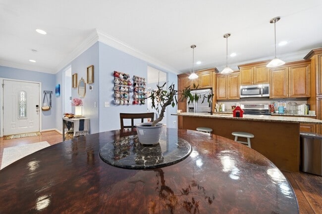 Building Photo - 507 Leonard Rd