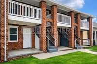 Building Photo - 2026 N Cherry St