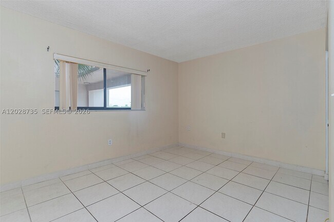 Building Photo - 8760 SW 133rd Ave
