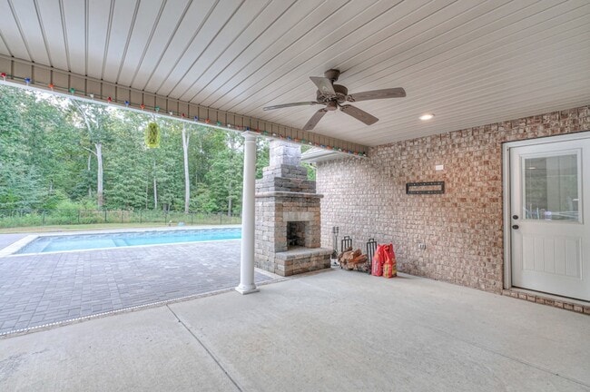 Building Photo - 1485 Round Rock Dr
