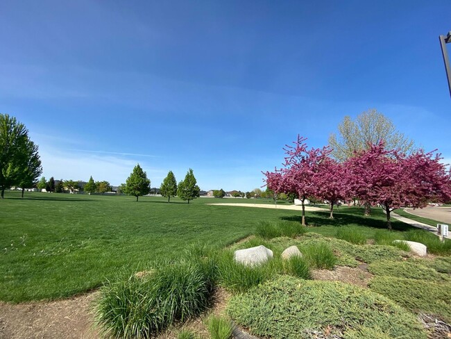 Building Photo - Beautiful Middleton Home