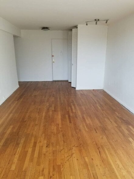 Building Photo - 94-11 60th Ave