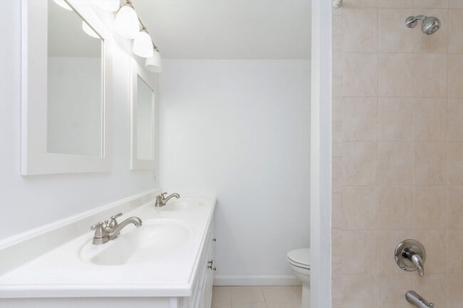 Building Photo - 37 Philbrick Rd