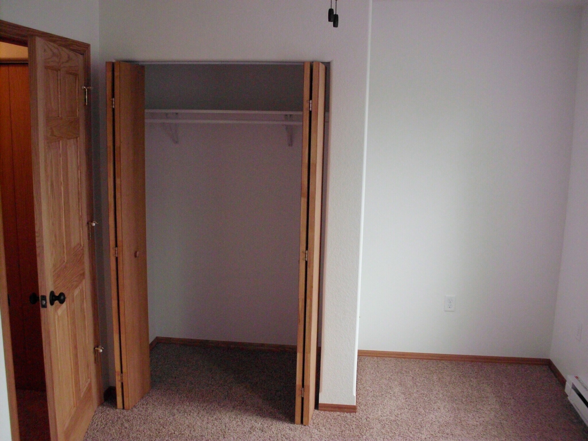 Building Photo - 1303 E 2nd St