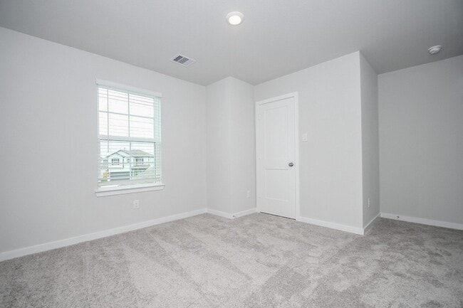 Building Photo - 4007 Crowning Ct