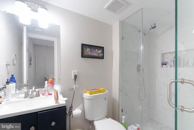 Building Photo - 4541 Ravensworth Rd