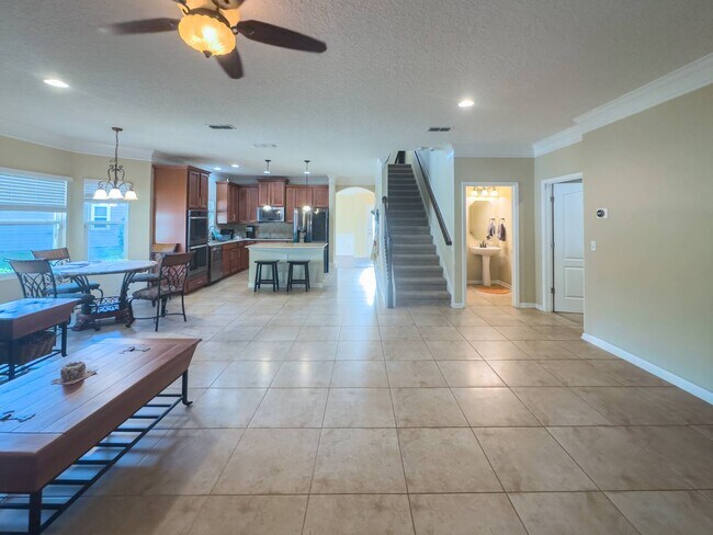 Building Photo - 15 Hunters Hollow Ct